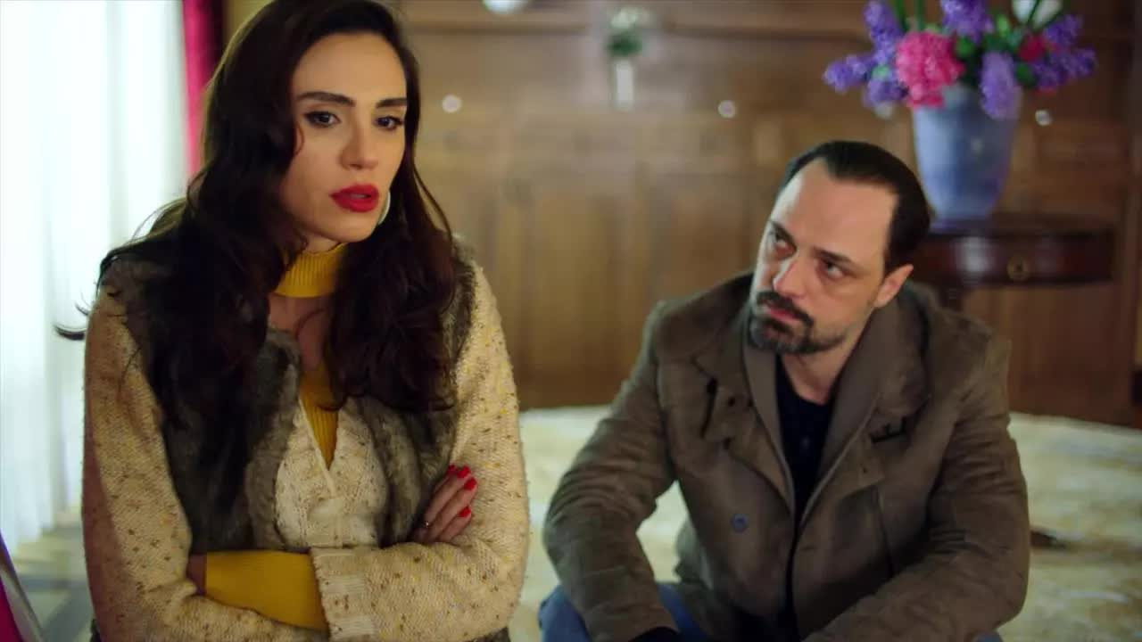 Var Bizimde Kendimizce Hakli Sebeplerimiz... Yoksa Kim Istemez Mutlu Olmayi?